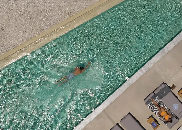 Domes White Coast Milos, Adults Only ホテル Mytakas